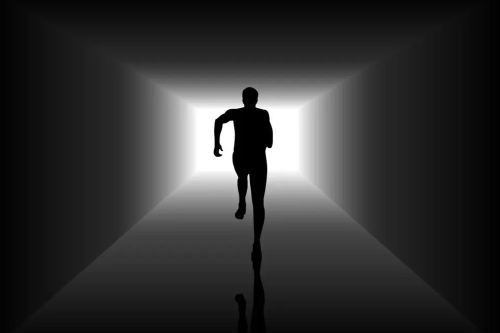Иллюзия: Человек бежит к вам или от вас? Разгадка