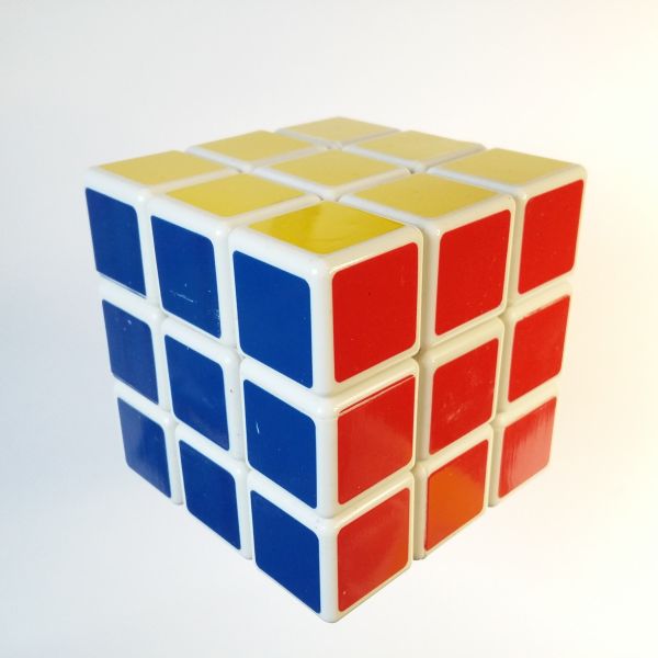 Собранный кубик Рубика