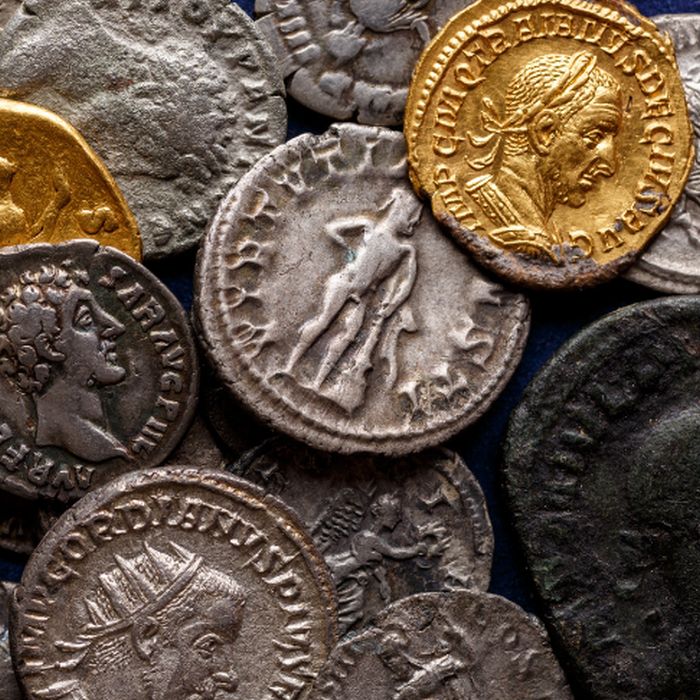 Антикварные монеты из золота